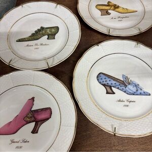 Email De Limoge Godinger White Decorative Plate with Antique Shoes